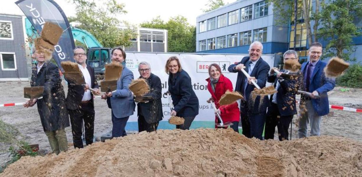 Groundbreaking at the Green Chemistry centre